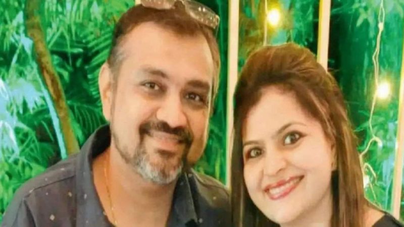 వాష్ రూమ్ లో భార్య భర్తలు అనుమానాస్పద  మృతి..