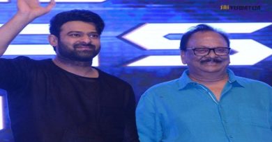 krishnam-raju-spent-crores-for-prabhas-for-one-night-to-party-with-friends